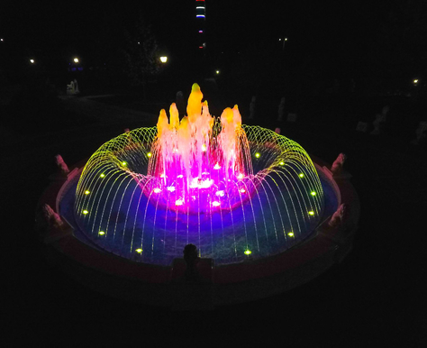 фонтан с подсветкой в Крыму